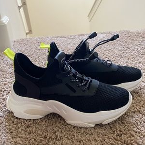 Steve Madden MYLES NY90